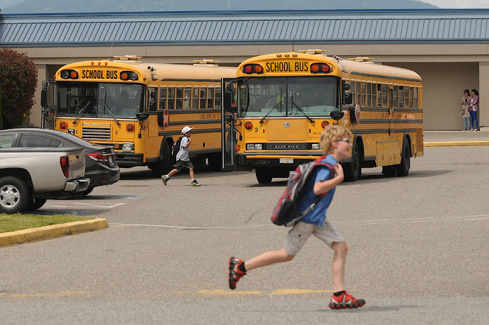 24667920_web1_201128-CPL-COVID-exposures-school-buses-Chilliwack_2