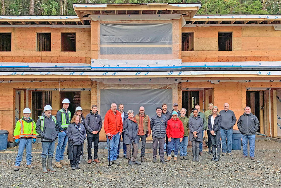 26705156_web1_210610-UWN-Tofino-housing-project_1