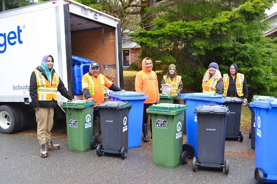 31143522_web1_221128-UWN-organics-collection-rolls-out-in-ucluelet-tofino-ORGANICS_1