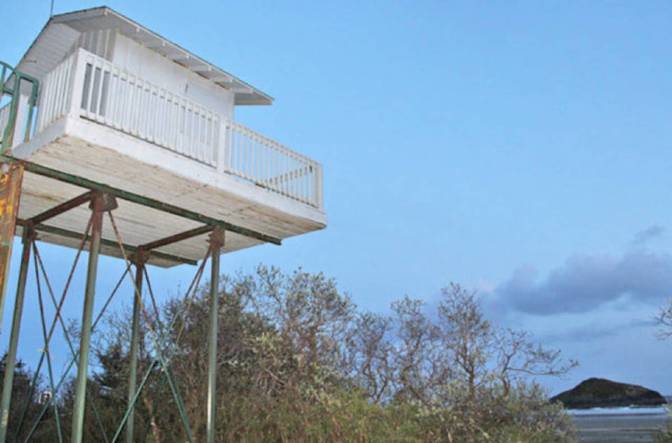 32506818_web1_230426-UWN-Long-beach-lifeguards_1