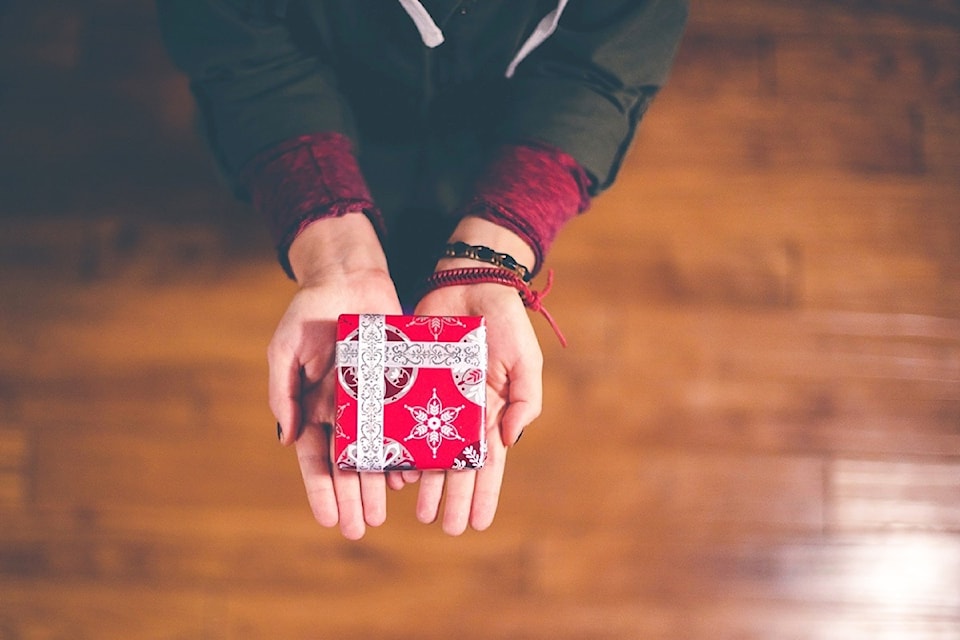 241007-tdt-m-xmaspresentweb