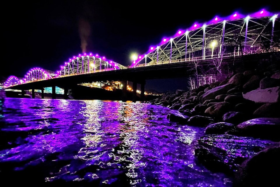 Throughout November, communities across Canada are lighting up in purple to raise awareness about anti-violence campaigns, including Shine the Light on Woman Abuse. 