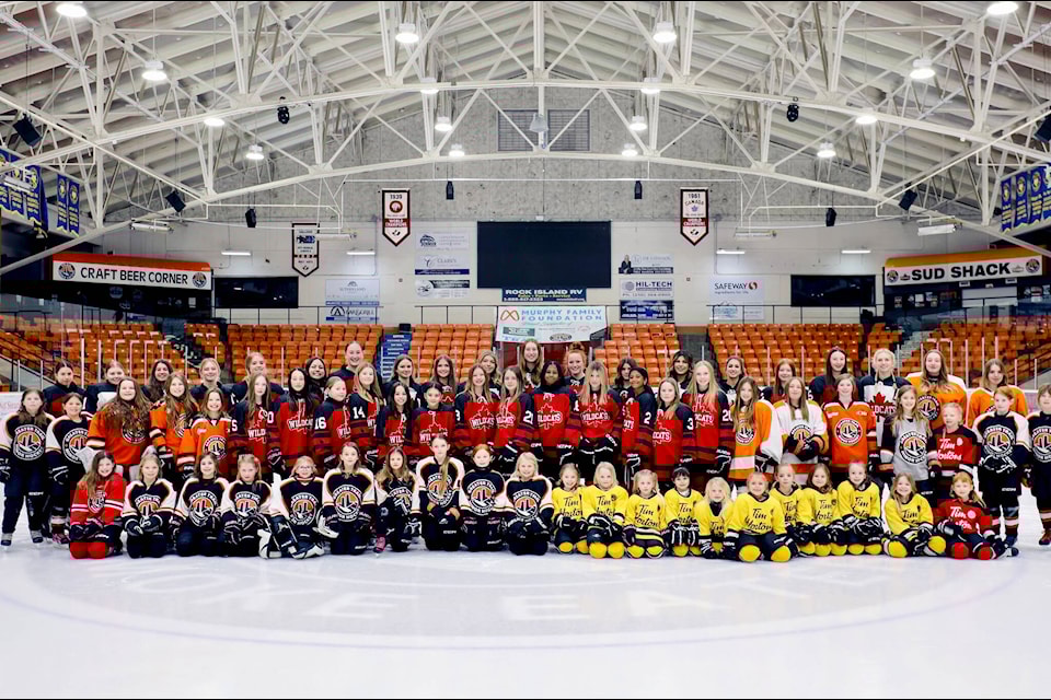 Scroll down story for a list of players in the photo. 