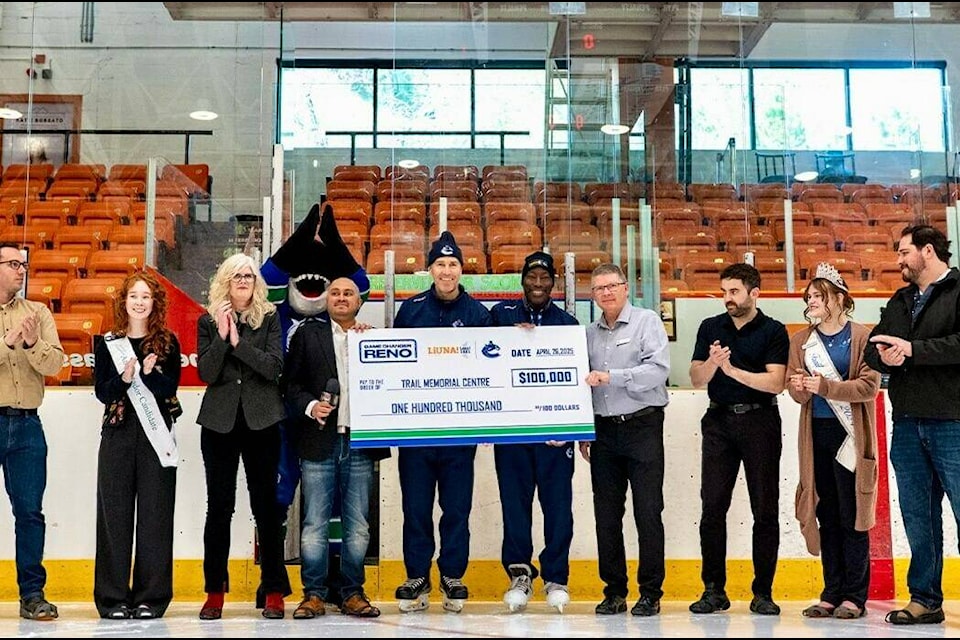 Representing the Canucks were Kirk McLean and Rod Brathwaite, along with team mascot FIN.