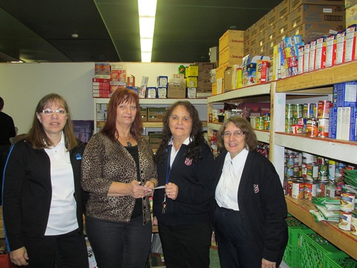 38127traildailytimesHEUtraillocalSalvationArmyFoodBank11-22-12