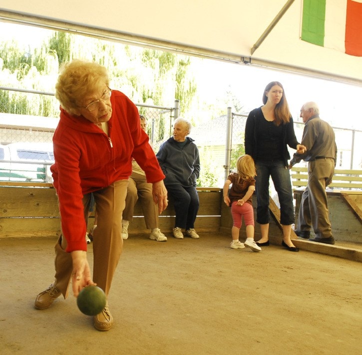 47310traildailytimesStrokeRecoveryAssocbocce09-28-12