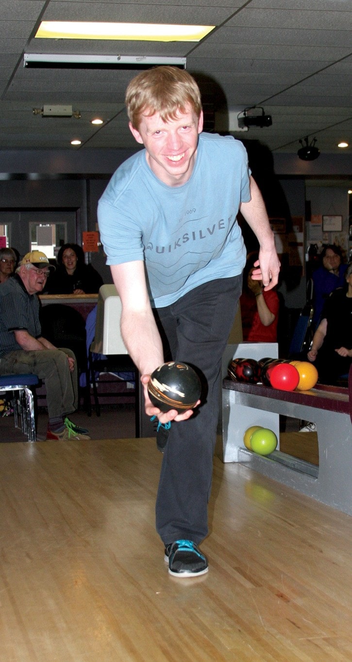 59450traildailytimesFlackbowling4-15-15