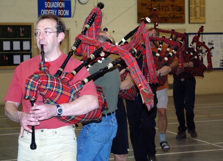 69143traildailytimestdt-trailpipeband5-5-11