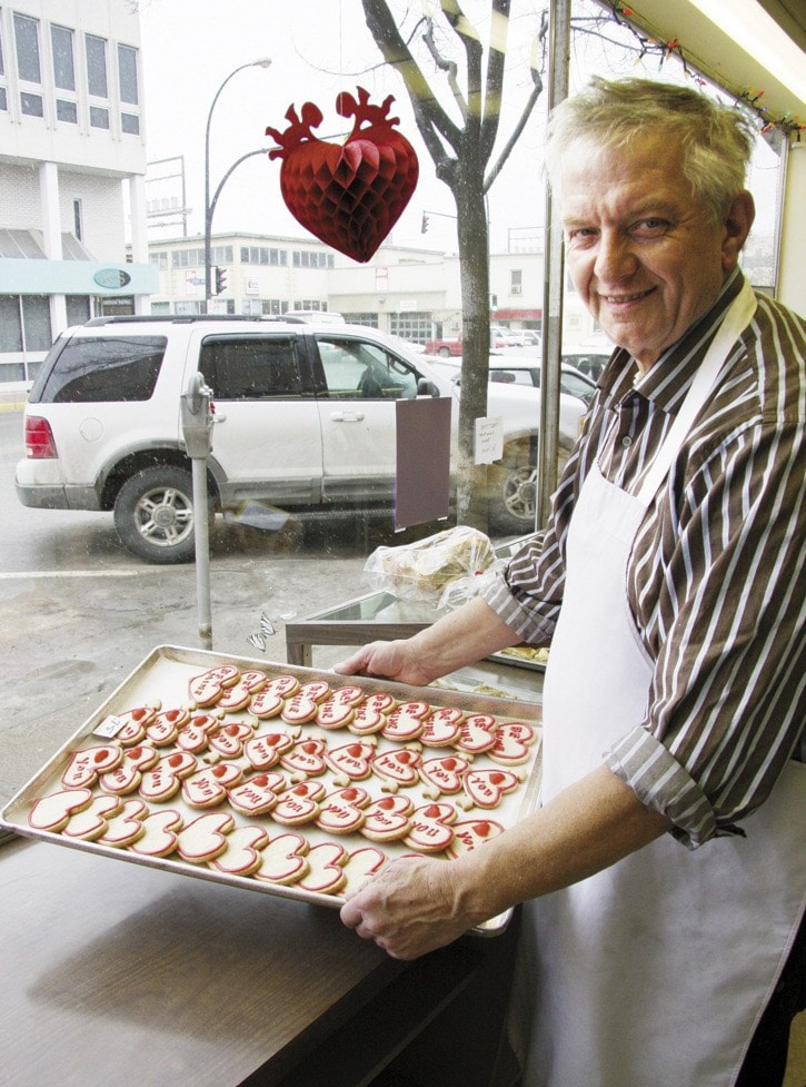 81884traildailytimesTrailCityBakeryvalentinecookies