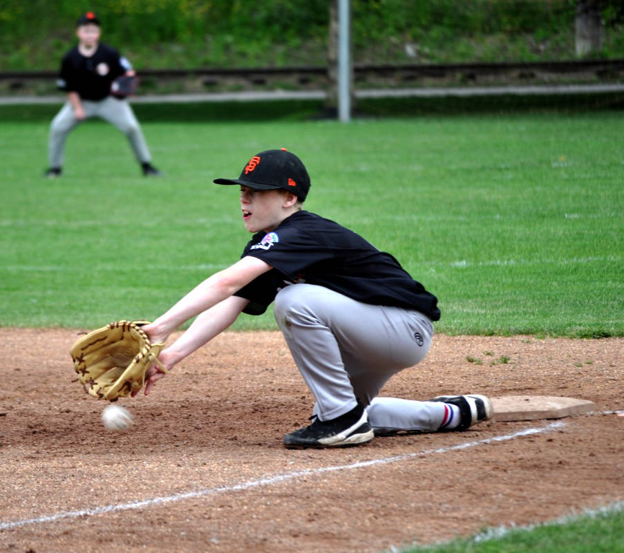 web1_160621-KWS-Baseball10