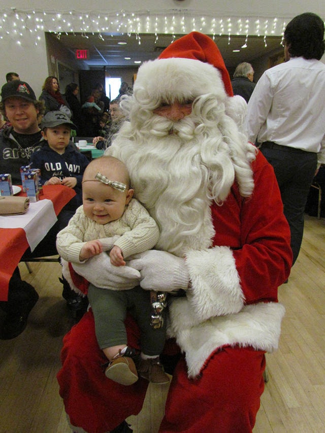 9522769_web1_MBreakfast-with-Santa