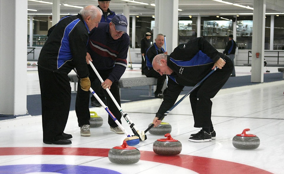 9590186_web1_171129-TDT-Retiree-curlers