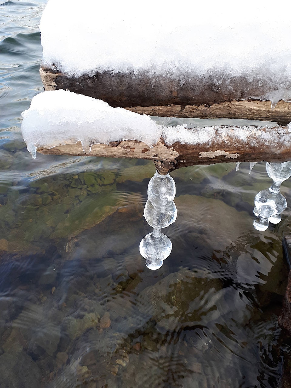 10030325_web1_ice2