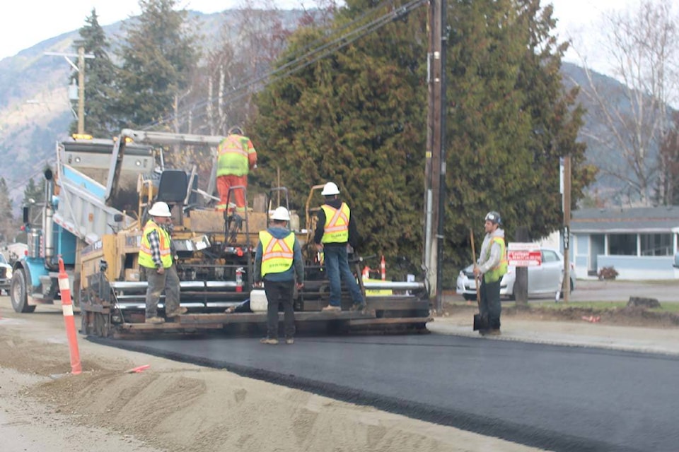 14690051_web1_181108-TRL-paving1