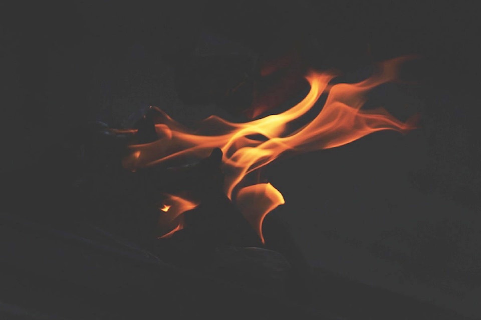 19132481_web1_fire