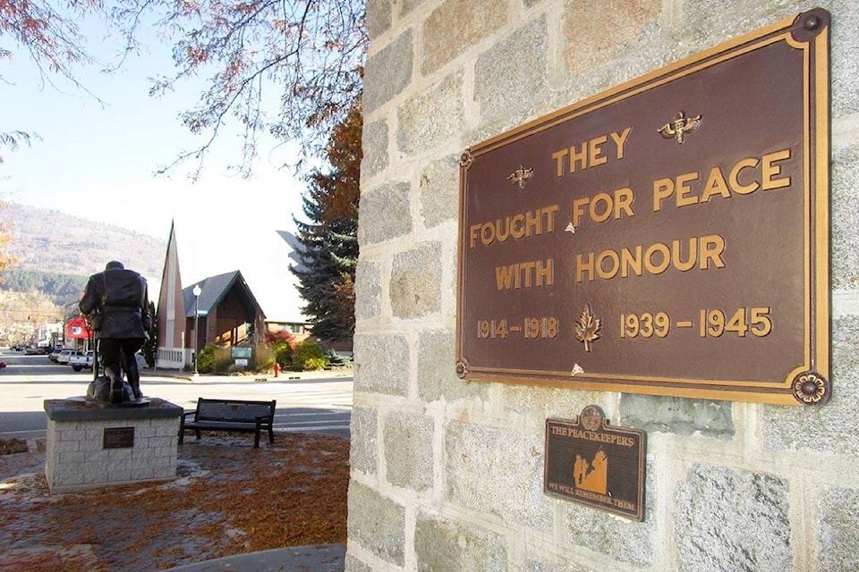 19209925_web1_191107-TDT-M-cenotaph