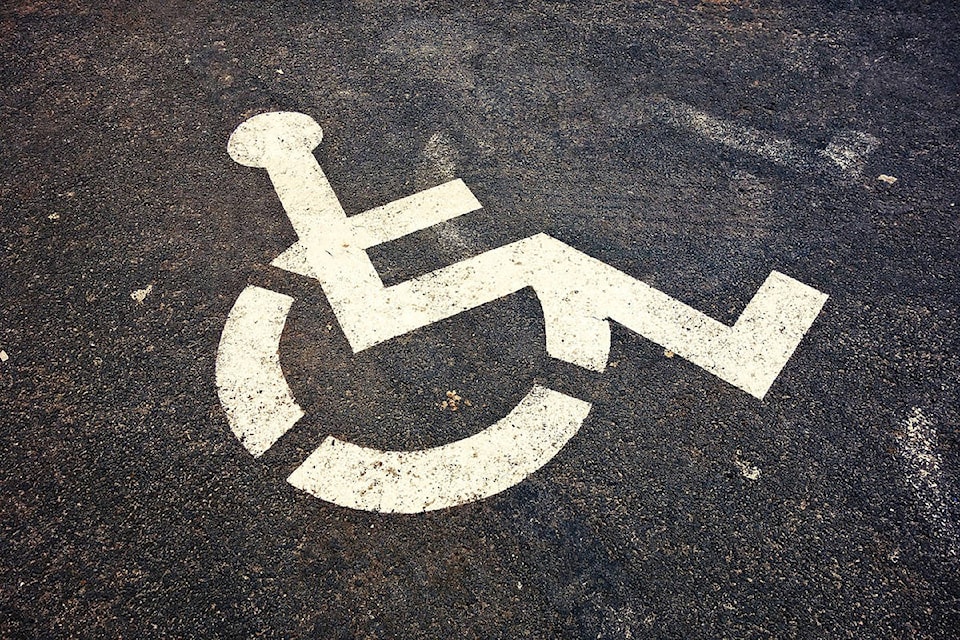 20301085_web1_handicap-parking