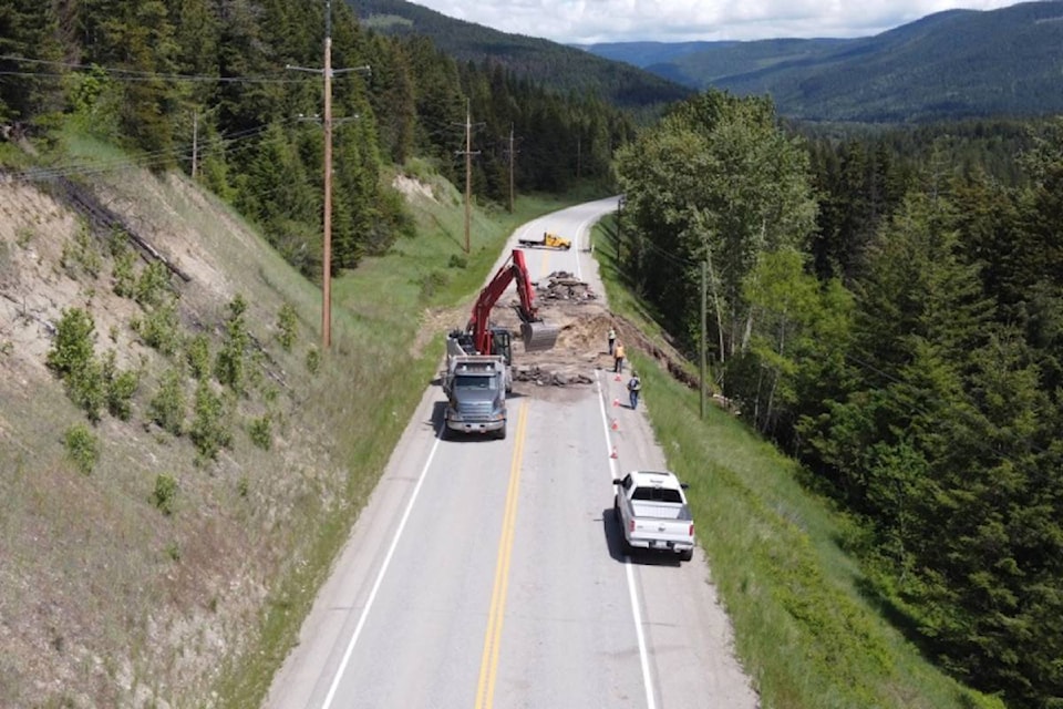 21817852_web1_200611-KCN-Hwy33-washout-close_1