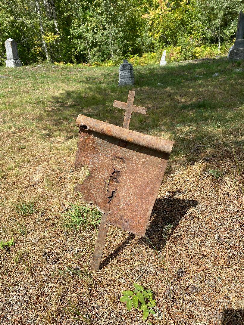 26486489_web1_210923-TRL-Cemetery-headstones_3