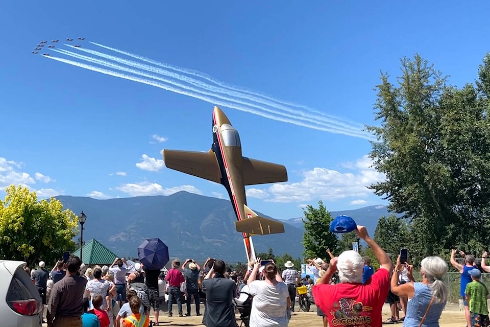 29907294_web1_220728-CVA-jet-memorial-snowbirds2_1