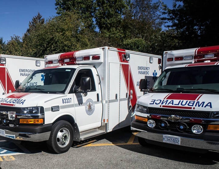 30825551_web1_Ambulances