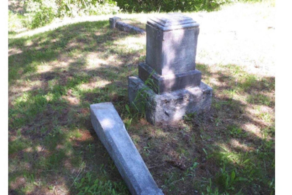 Before and after images of a grave marker in disrepair. Photos: Submitted