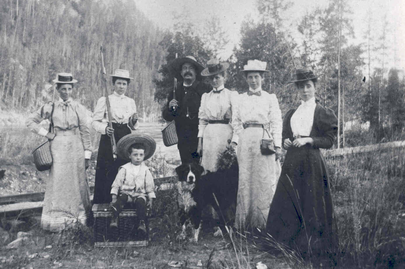 Trail Blazers: Pioneer picnickers