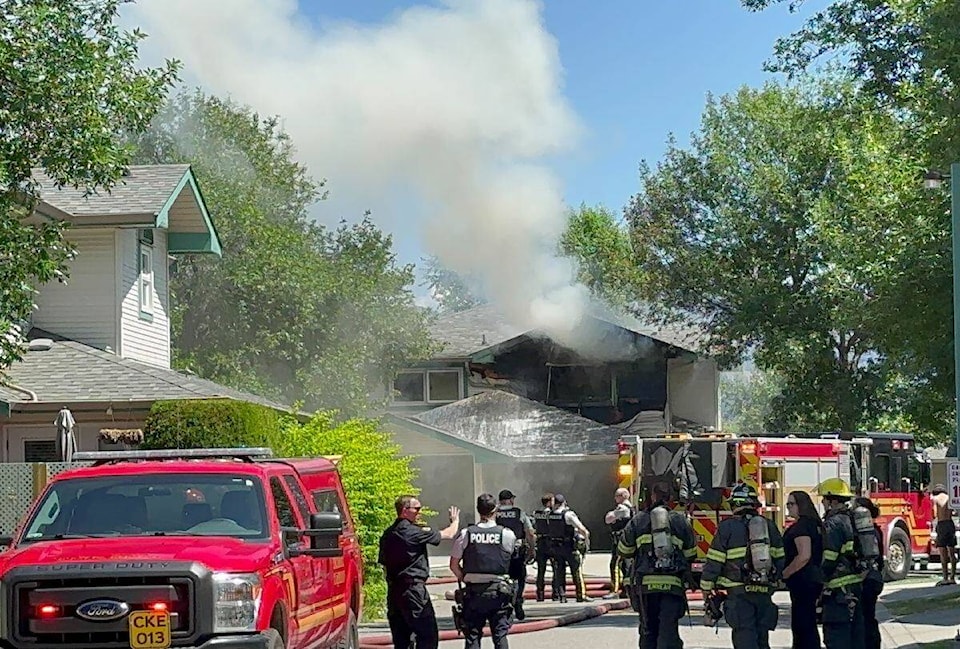 33182511_web1_230706-KCN-Burtch-fire-_1