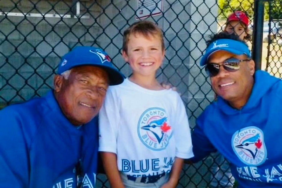 33284231_web1_230711-VNE-sam-shaw-ALOMAR_1