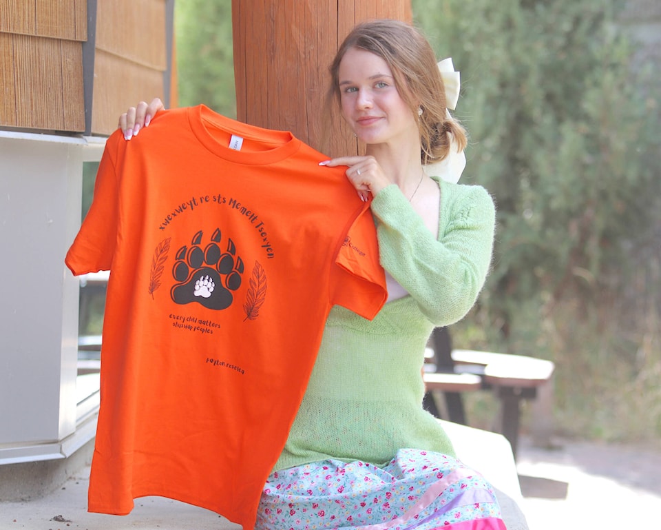 33844327_web1_230913-GFG-orange-shirt_1
