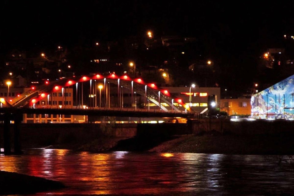 tdt-bridge-lighting-red_1