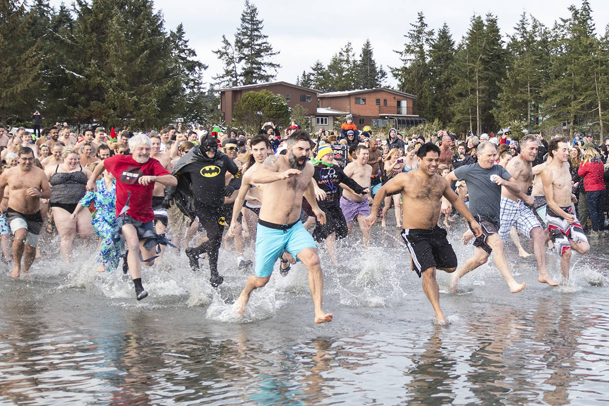 10022526_web1_180103-CRM-polar-plunge_18