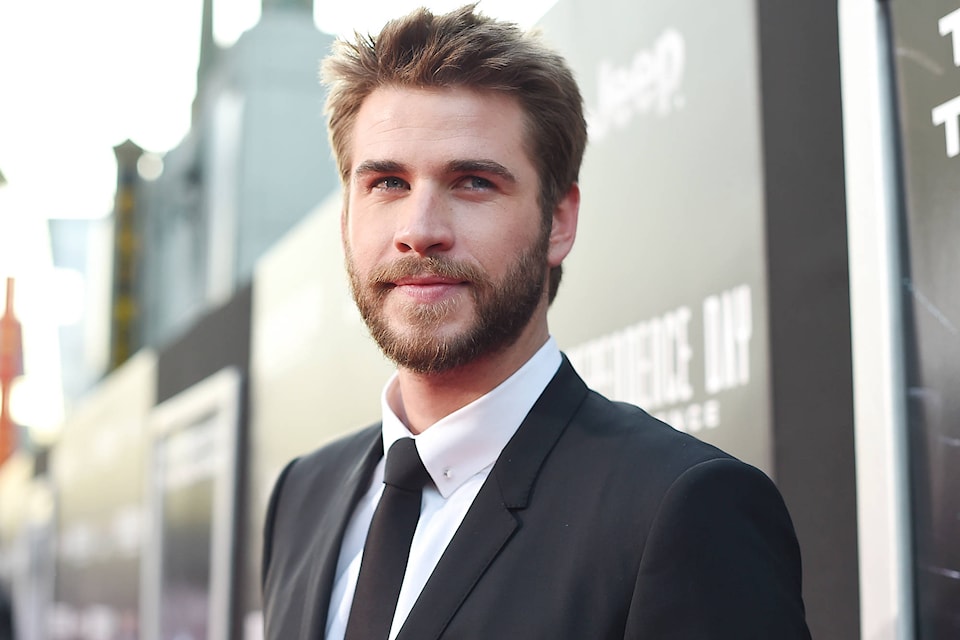 10163210_web1_liam-hemsworth