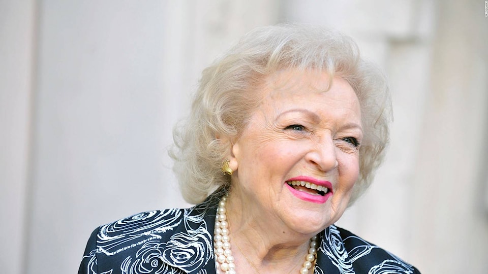 10204114_web1_120904131250-betty-white-2012-full-169