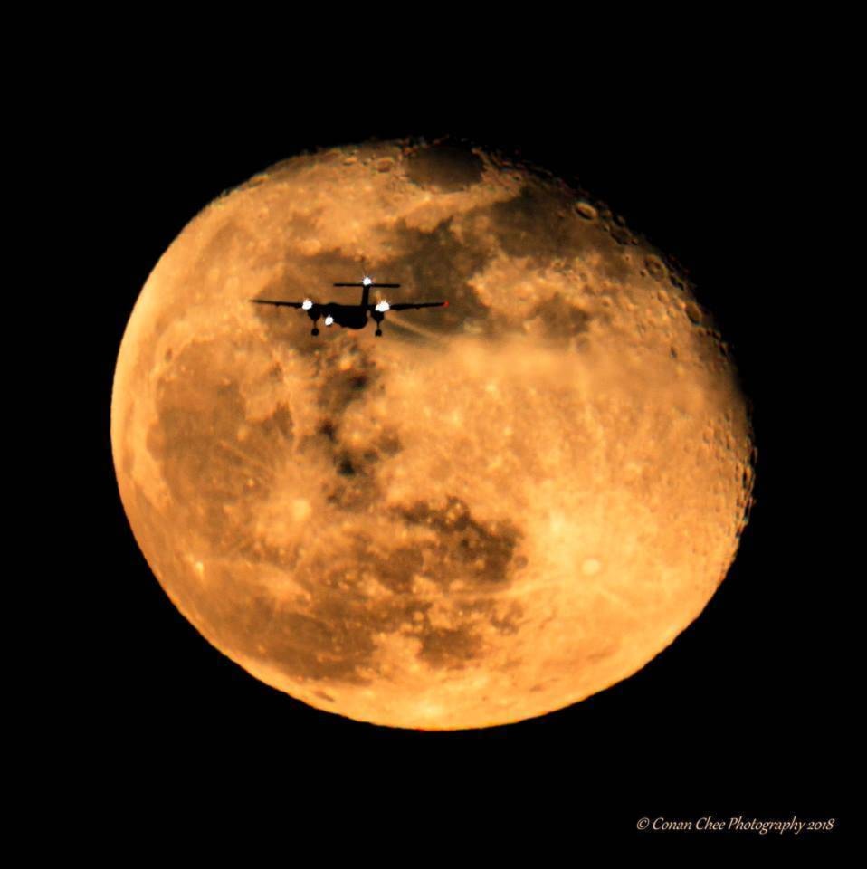 10947607_web1_180310-IFD-moon-plane-photo