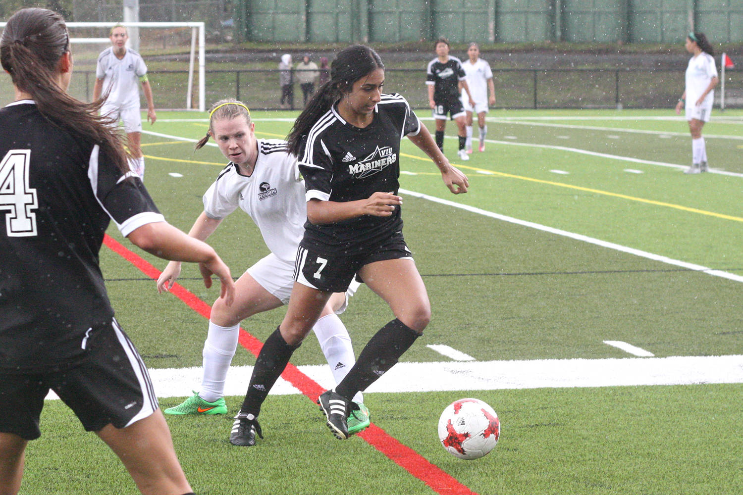 VIU Mariners win soccer game played in thunderstorm - Vancouver Island