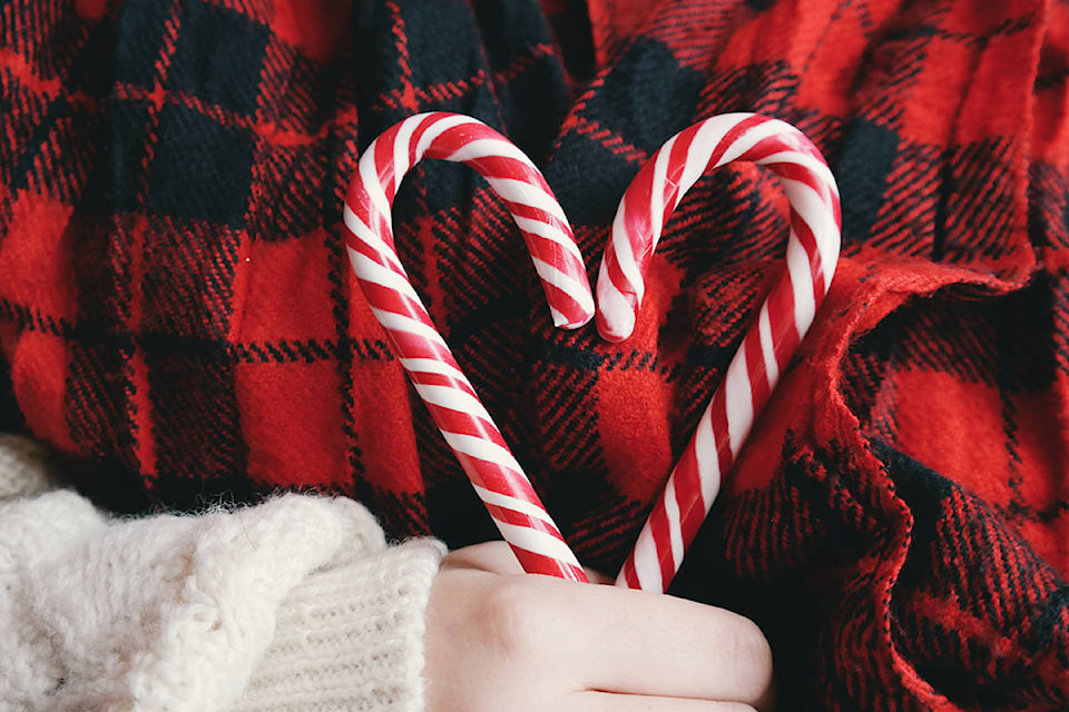 14761703_web1_VNE-CandyCanes