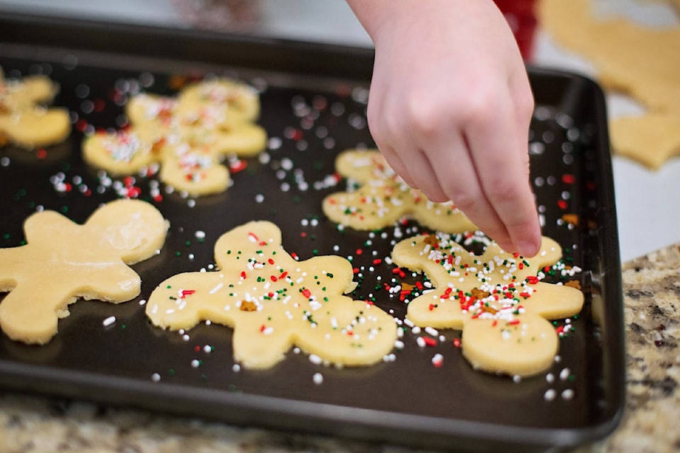 14859238_web1_christmas_cookies