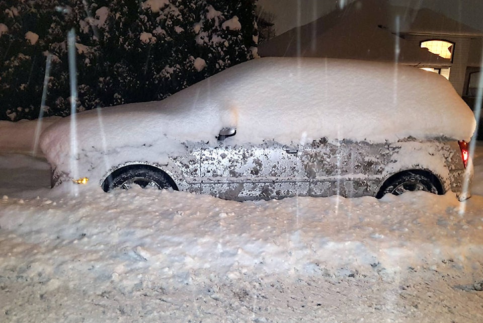 15514737_web1_190212-SUL-Snow-Surrey-Car_ne20192126266612