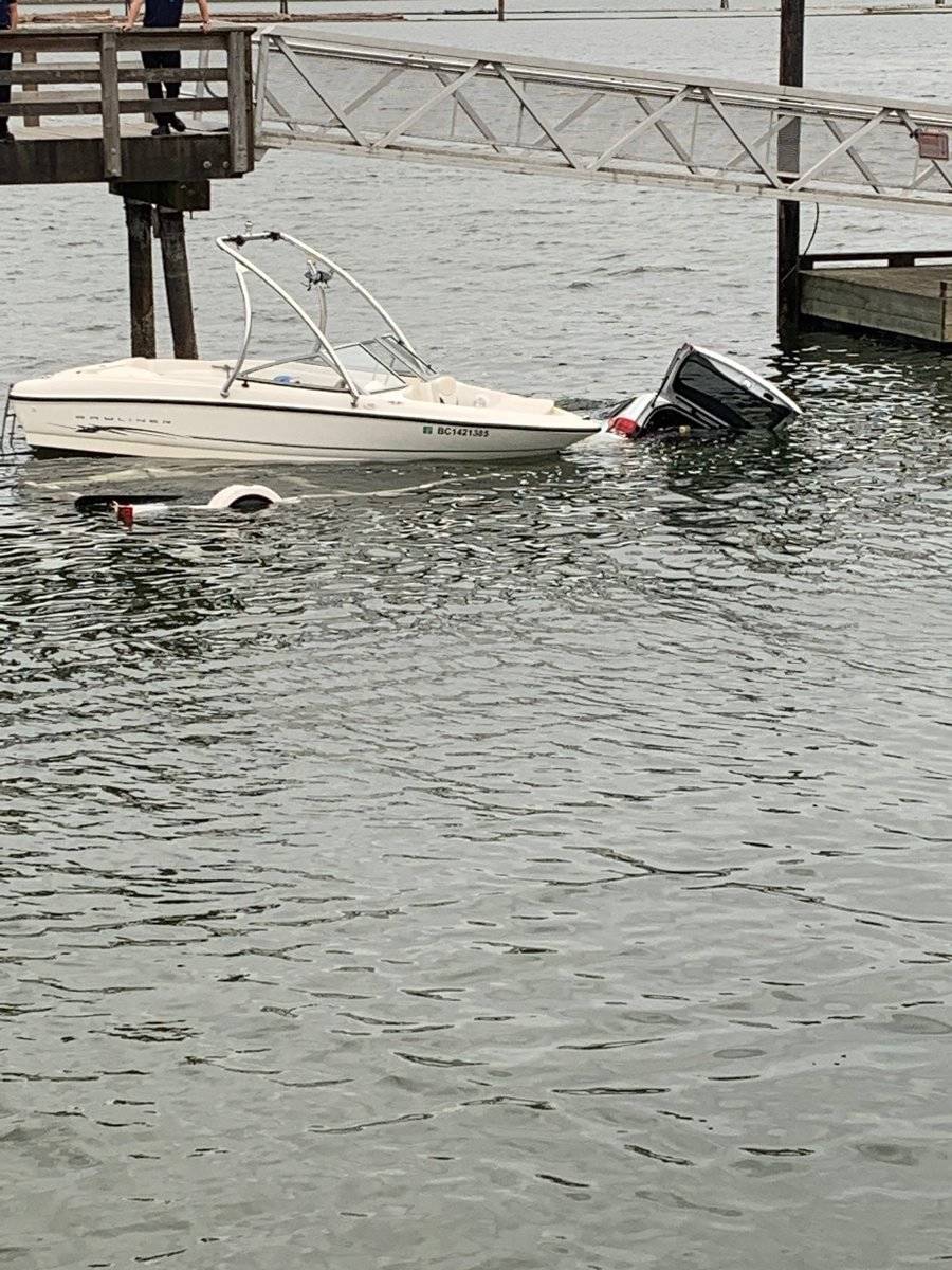 16876444_web1_Port_moody_boat_launch_accident_may2019