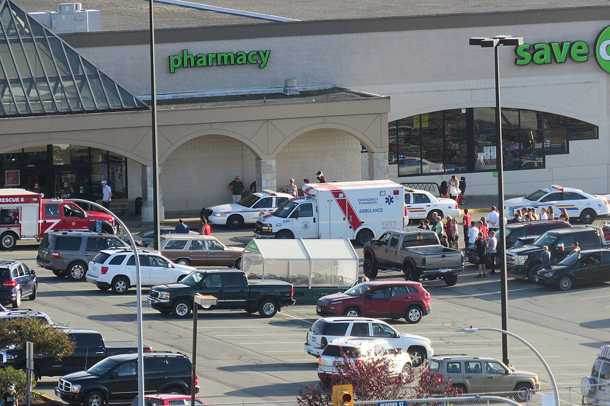 Port Alberni grocery store evacuated after distraught male causes