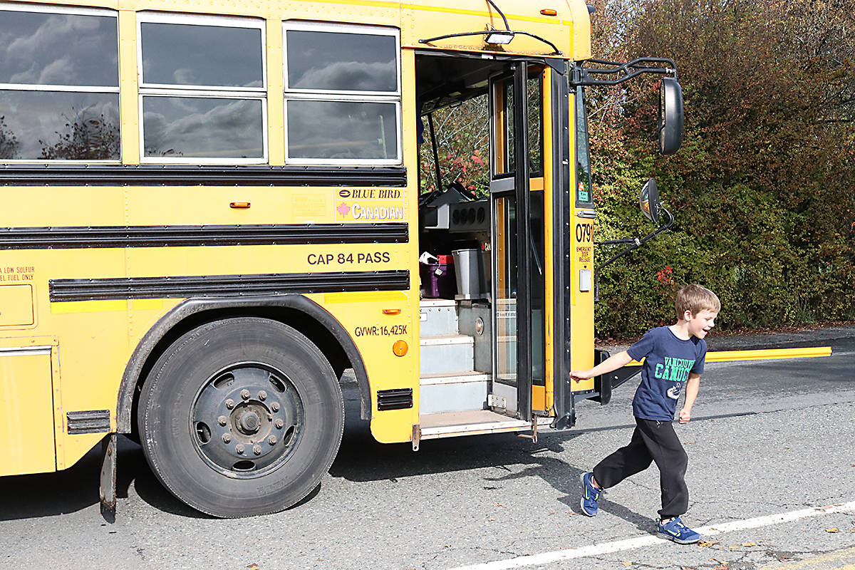 19159935_web1_kid-out-of-bus