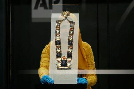 19281551_web1_King-tut