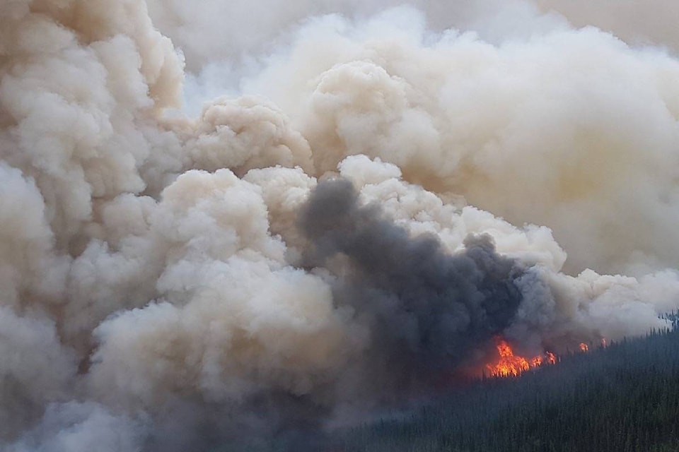 19734590_web1_180813-BPD-M-telegraph-creek-fire