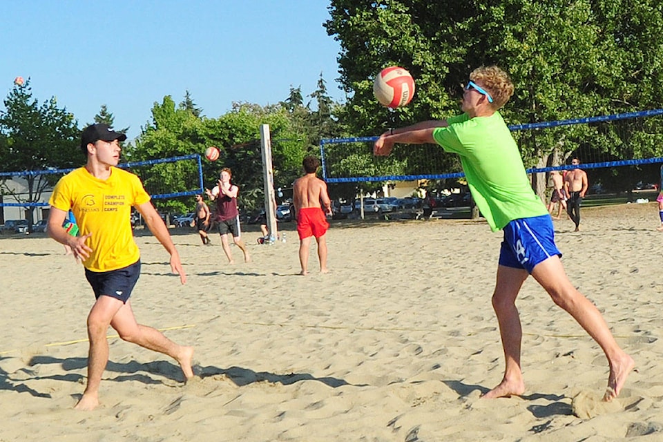 22345377_web1_200812-PQN-Beach-Volleyball-Starts-vball_1