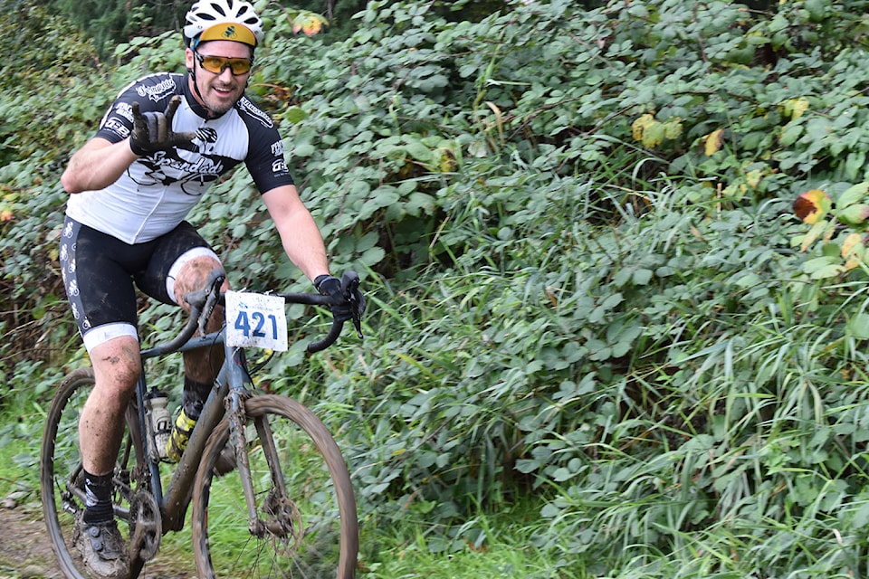 23048360_web1_201019-PNR-CROSS-FONDO-MUDDY_2