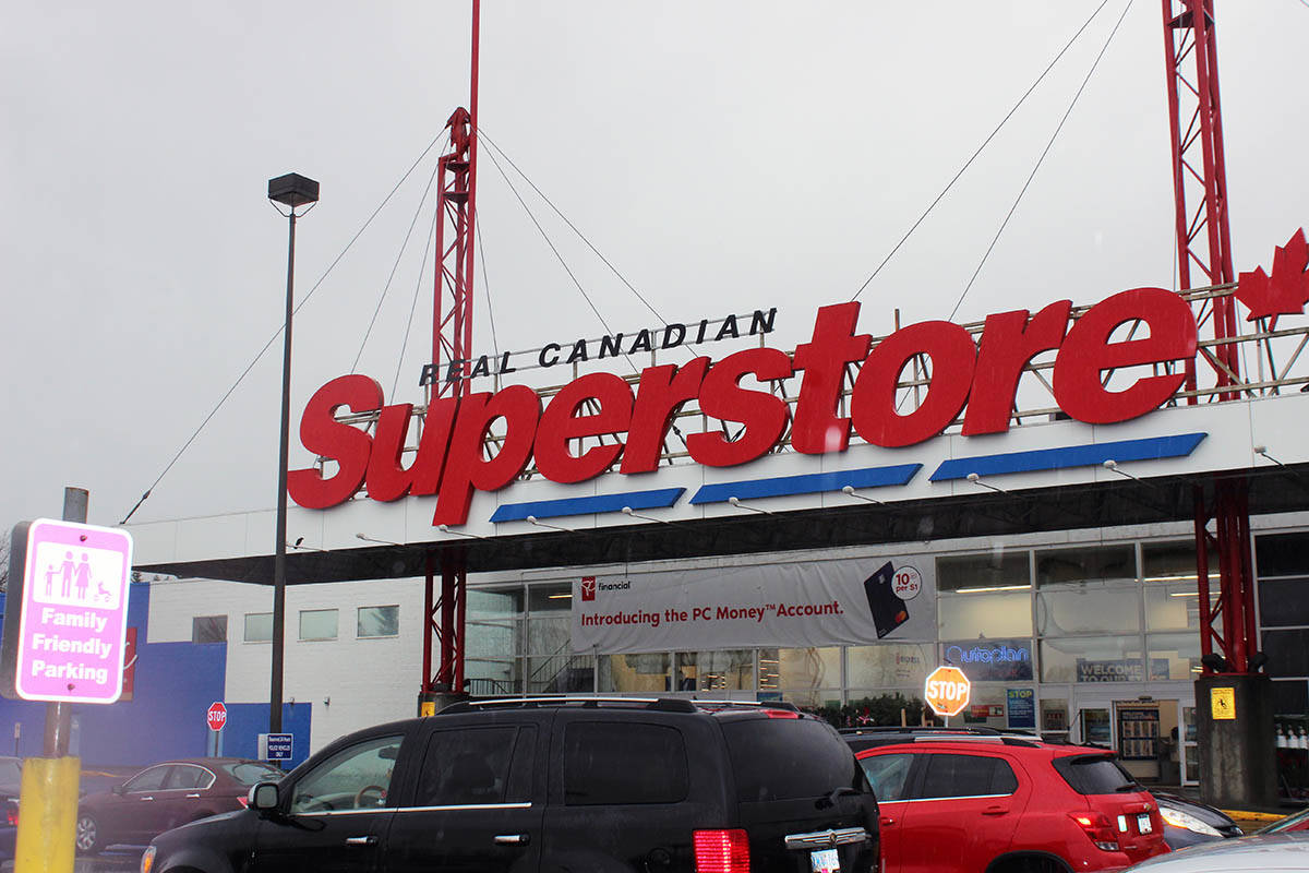 Islander with mobility issues lobbies for more electric carts at