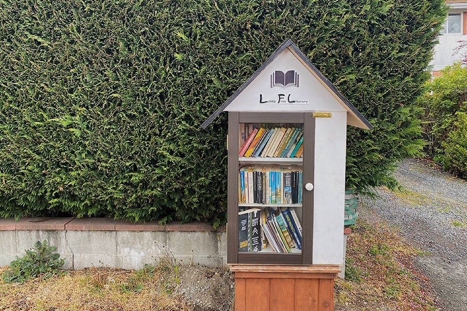 24978781_web1_210425-GNG-450-little-free-libraries-_1