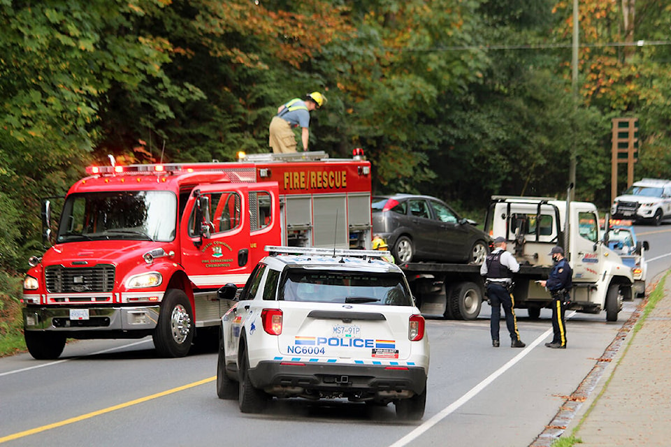 26764180_web1_211014-CHC-Chemainus-accident-scene_2