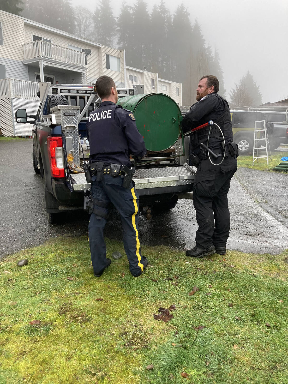 27451778_web1_211215-NIG-Bear-cub-rescued-in-Port-Alice-Bearcub_4